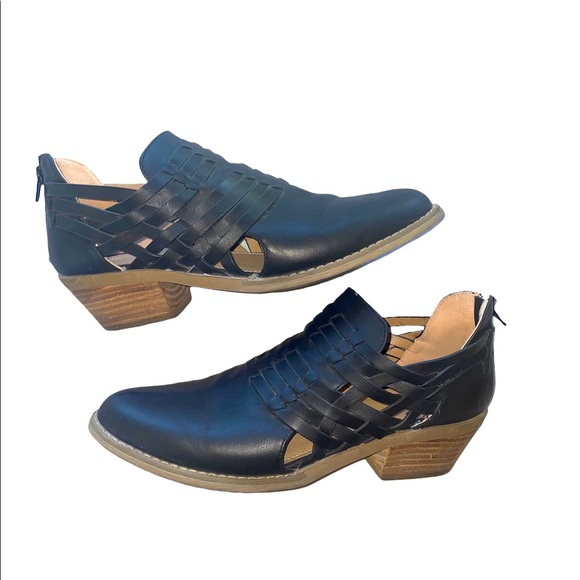 Report Shoes - Report Brand booties